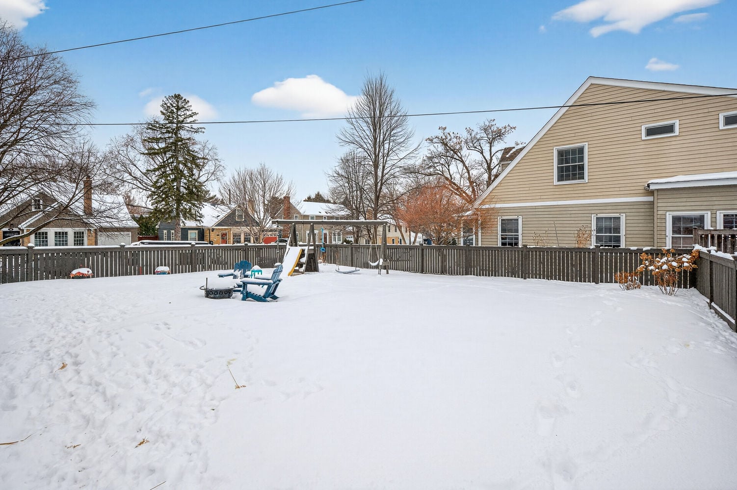 40_1885_Eleanor_Ave40_mls