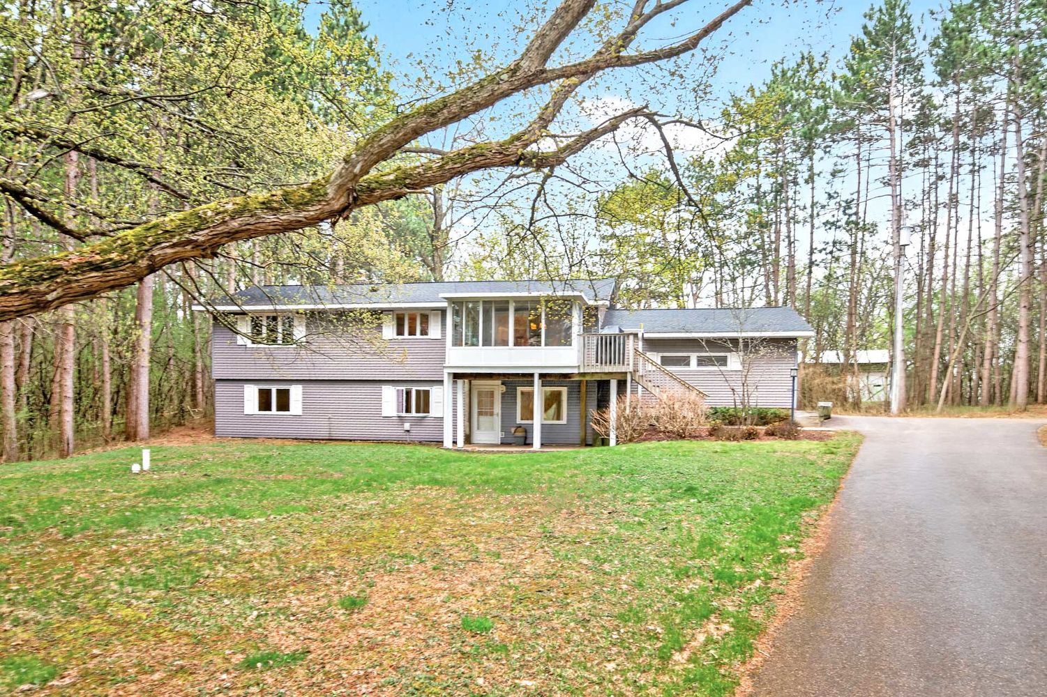 01_13787_116th_St_N1_mls