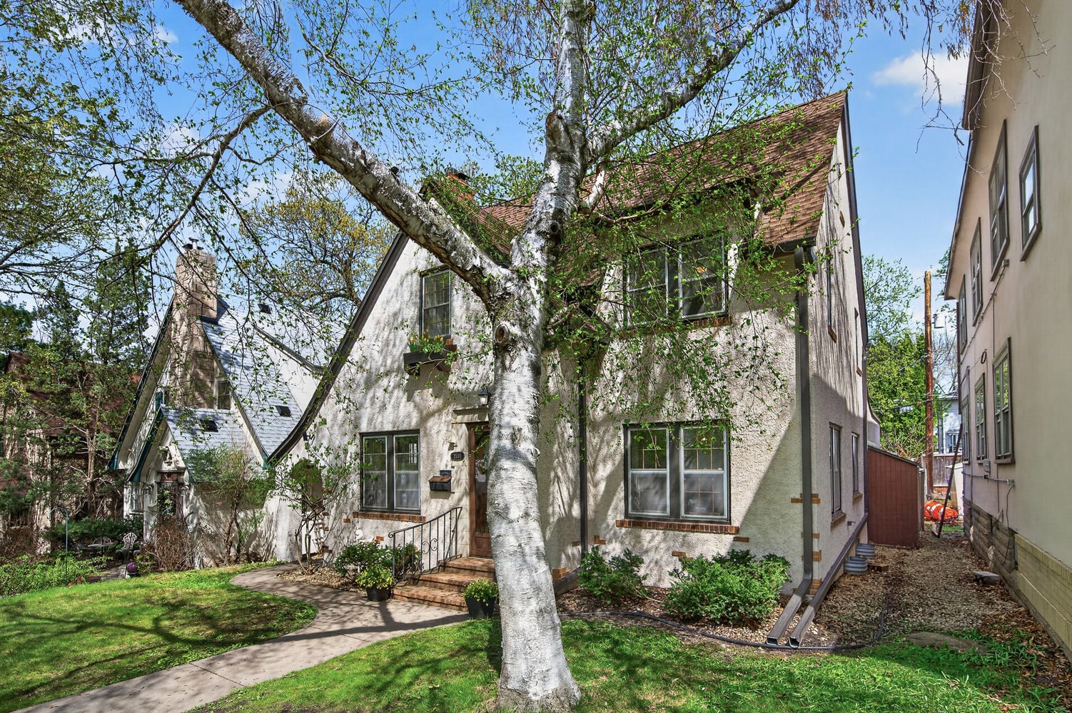 03_2103_Saint_Clair_Ave3_mls