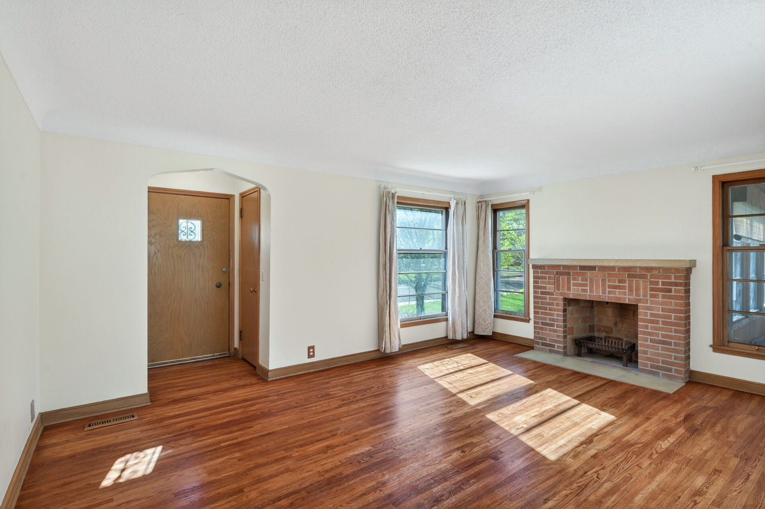 05_3014_Stinson_Blvd5_mls