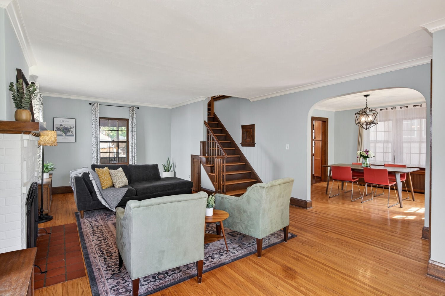 11_2103_Saint_Clair_Ave11_mls
