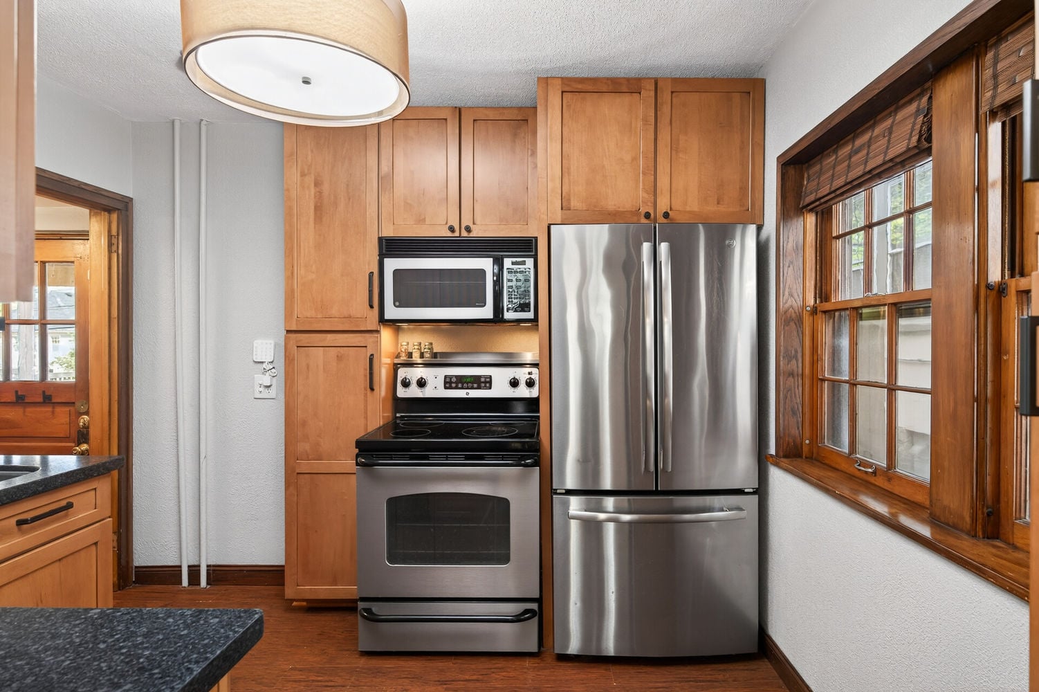 16_2103_Saint_Clair_Ave16_mls