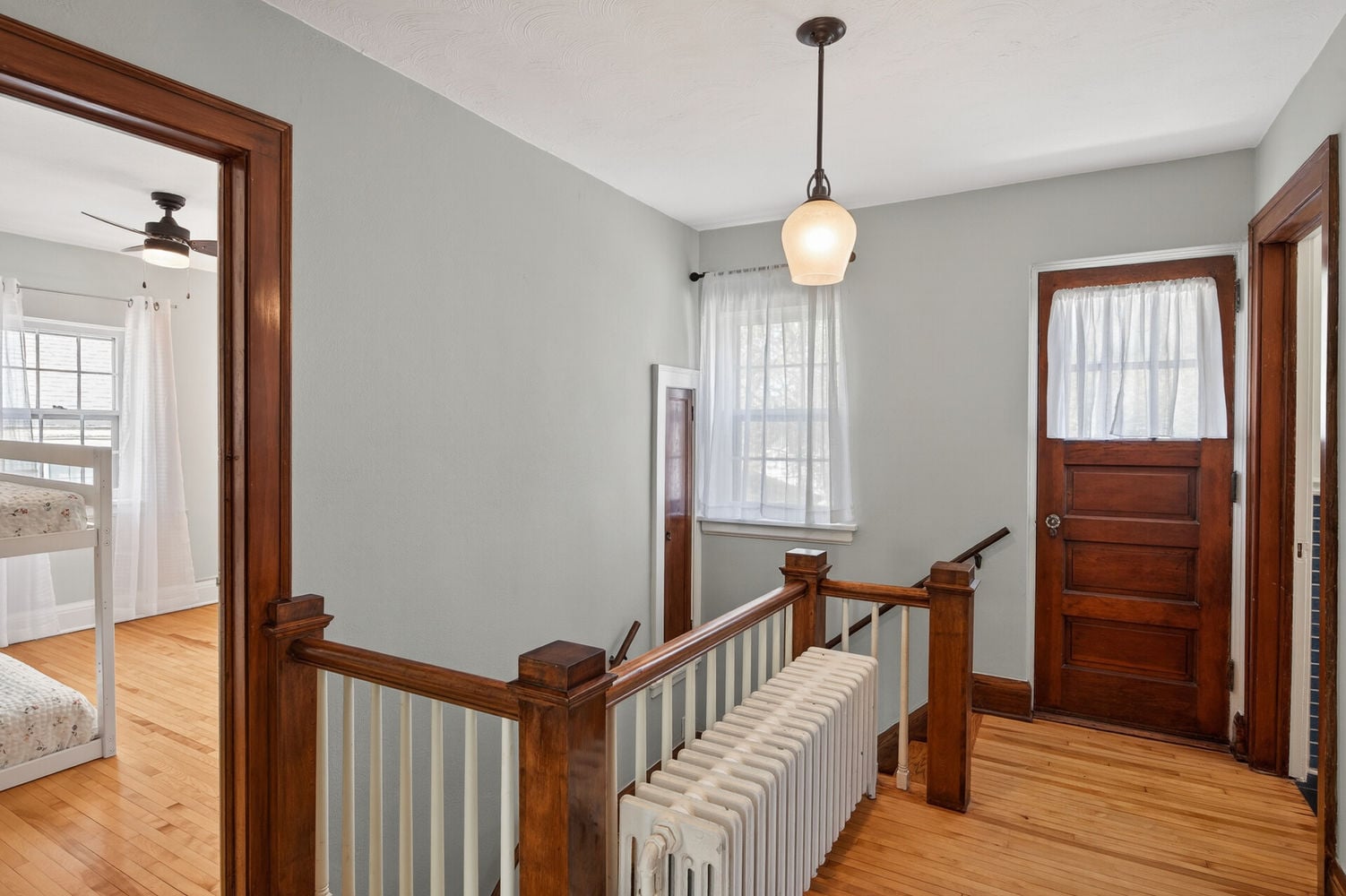 22_2103_Saint_Clair_Ave22_mls