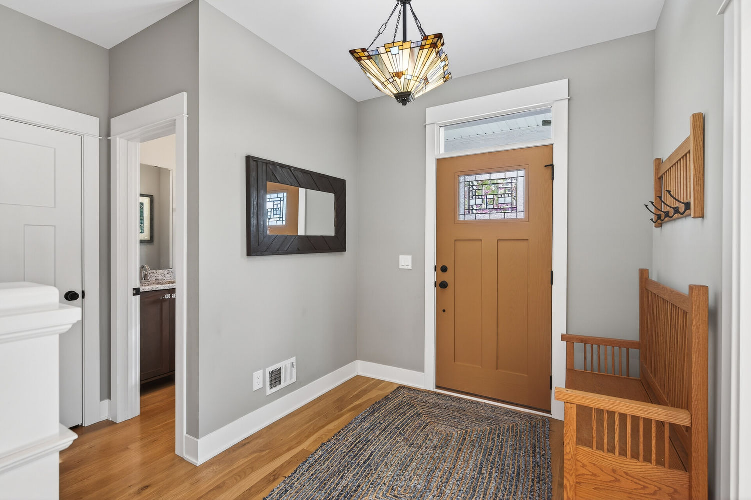 08_4456_43rd_Ave_S8_mls