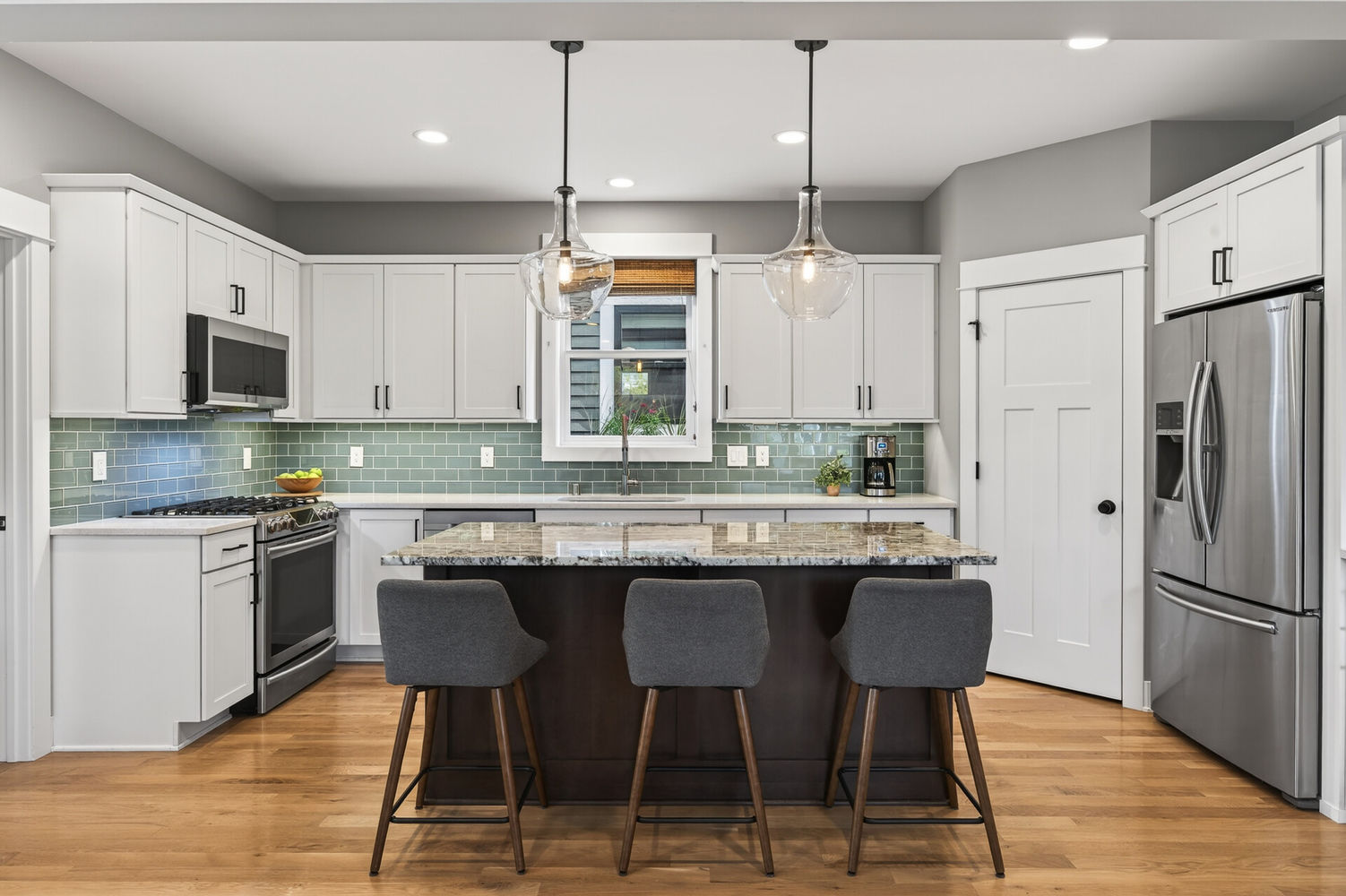 16_4456_43rd_Ave_S16_mls
