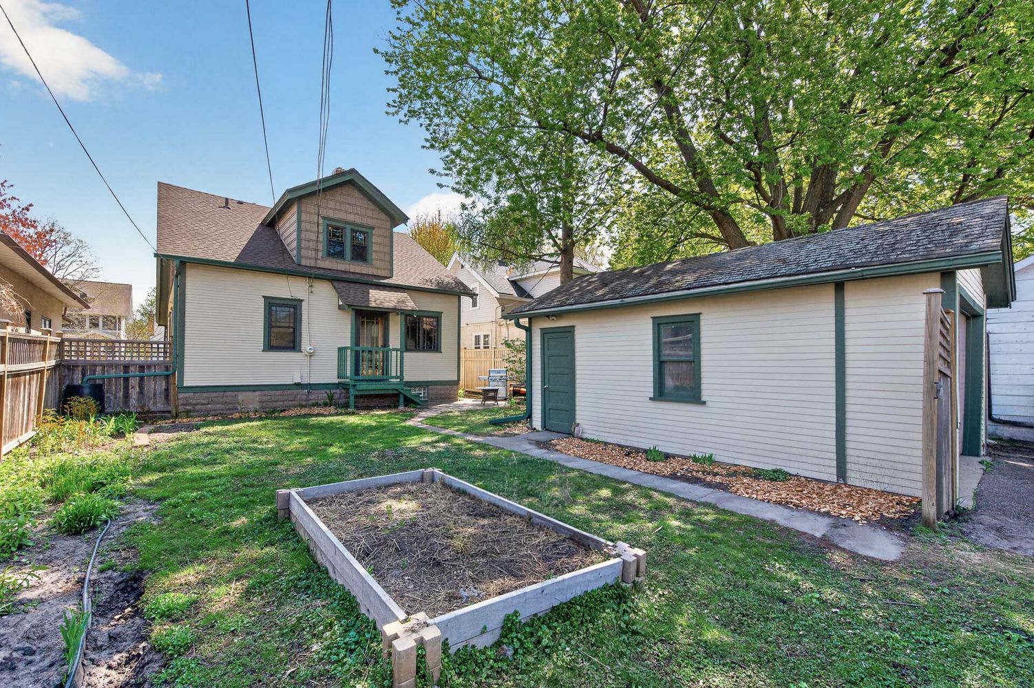 60-BACKYARD-305-BRIMHALL