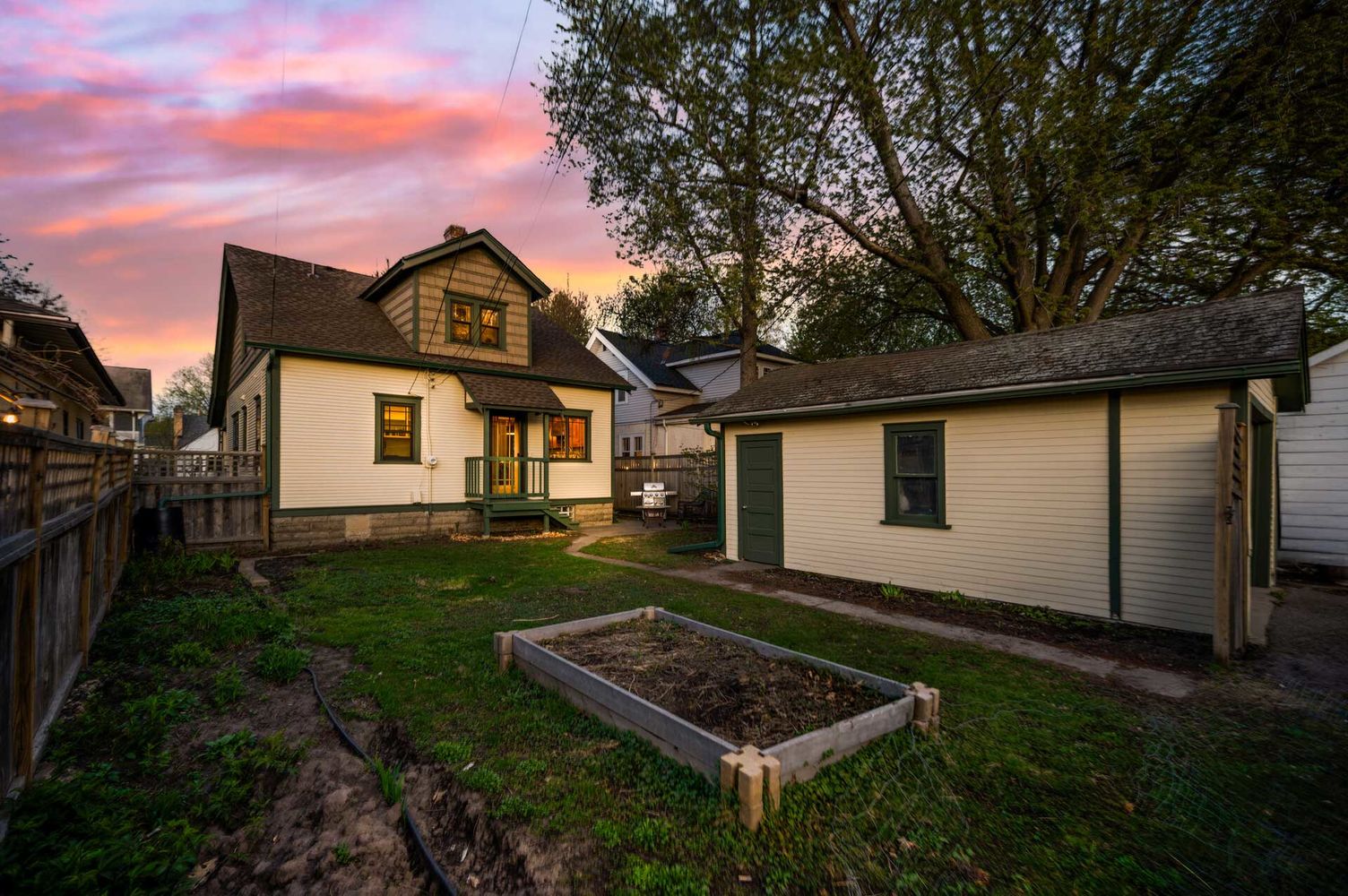 BRIMHALL-BACK-YARD-TO-HOUSE