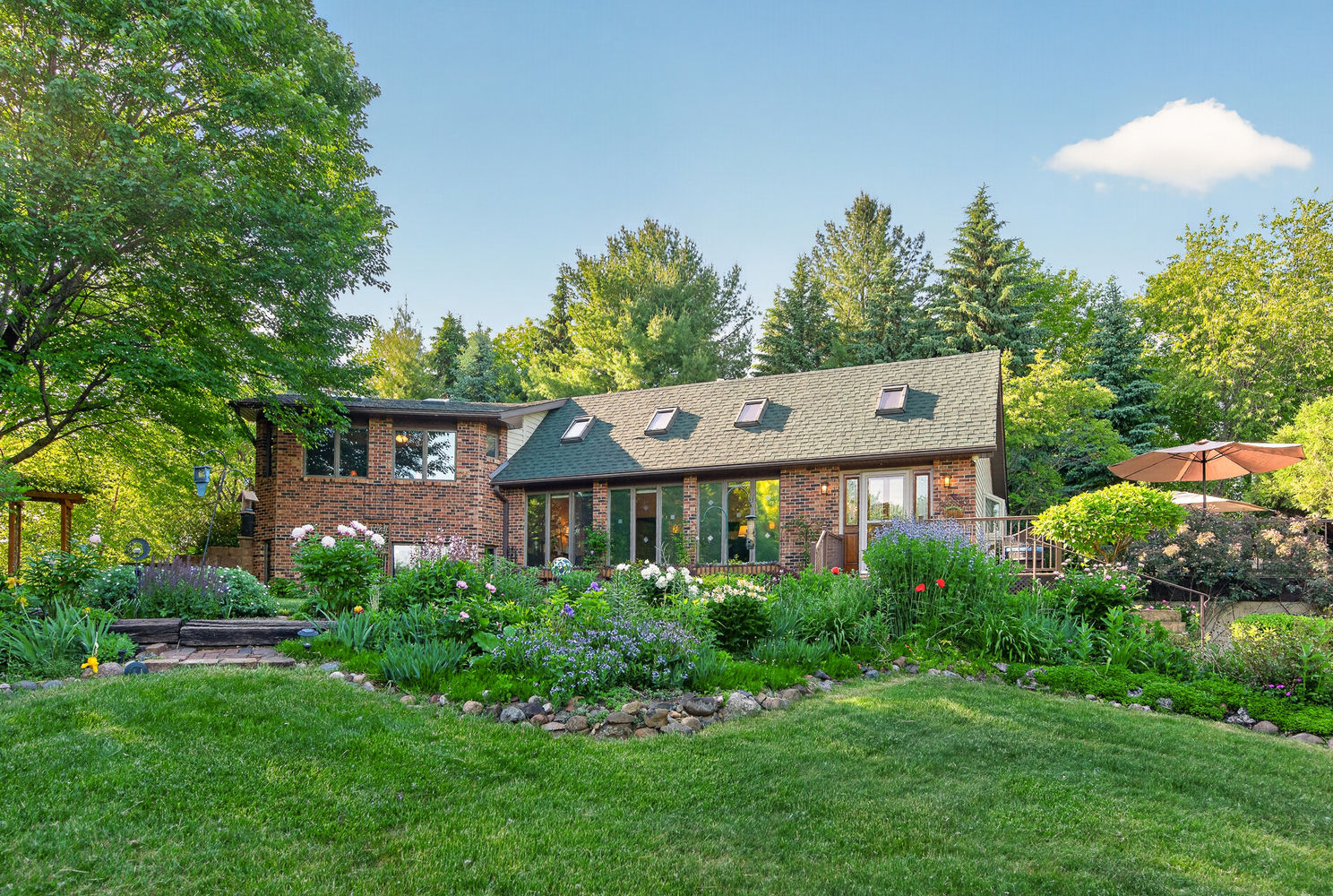 02_8840_River_Heights2_mls