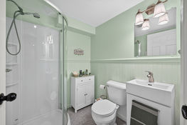 23_3040_E_42nd23_mls