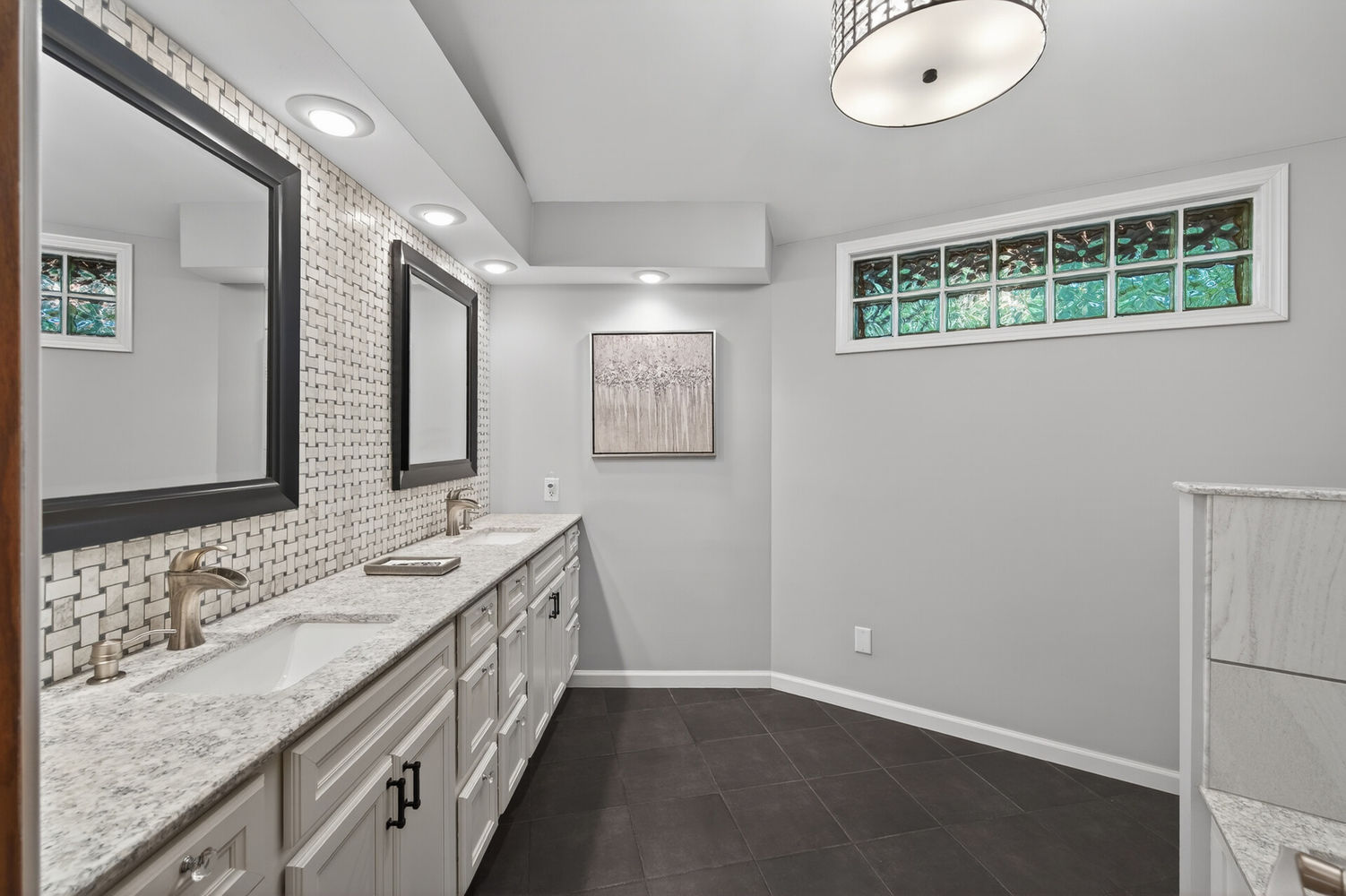 24_8840_River_Heights24_mls
