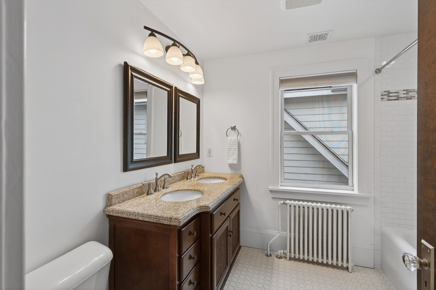 30_1843_Wellesley30_mls