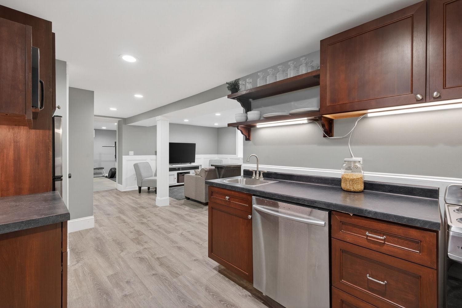 35_1843_Wellesley35_mls