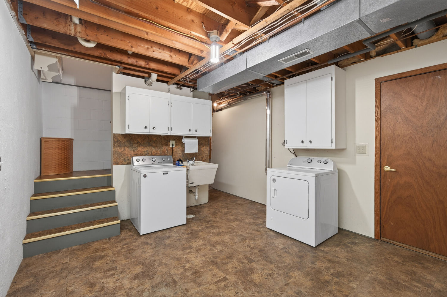 35_8840_River_Heights35_mls