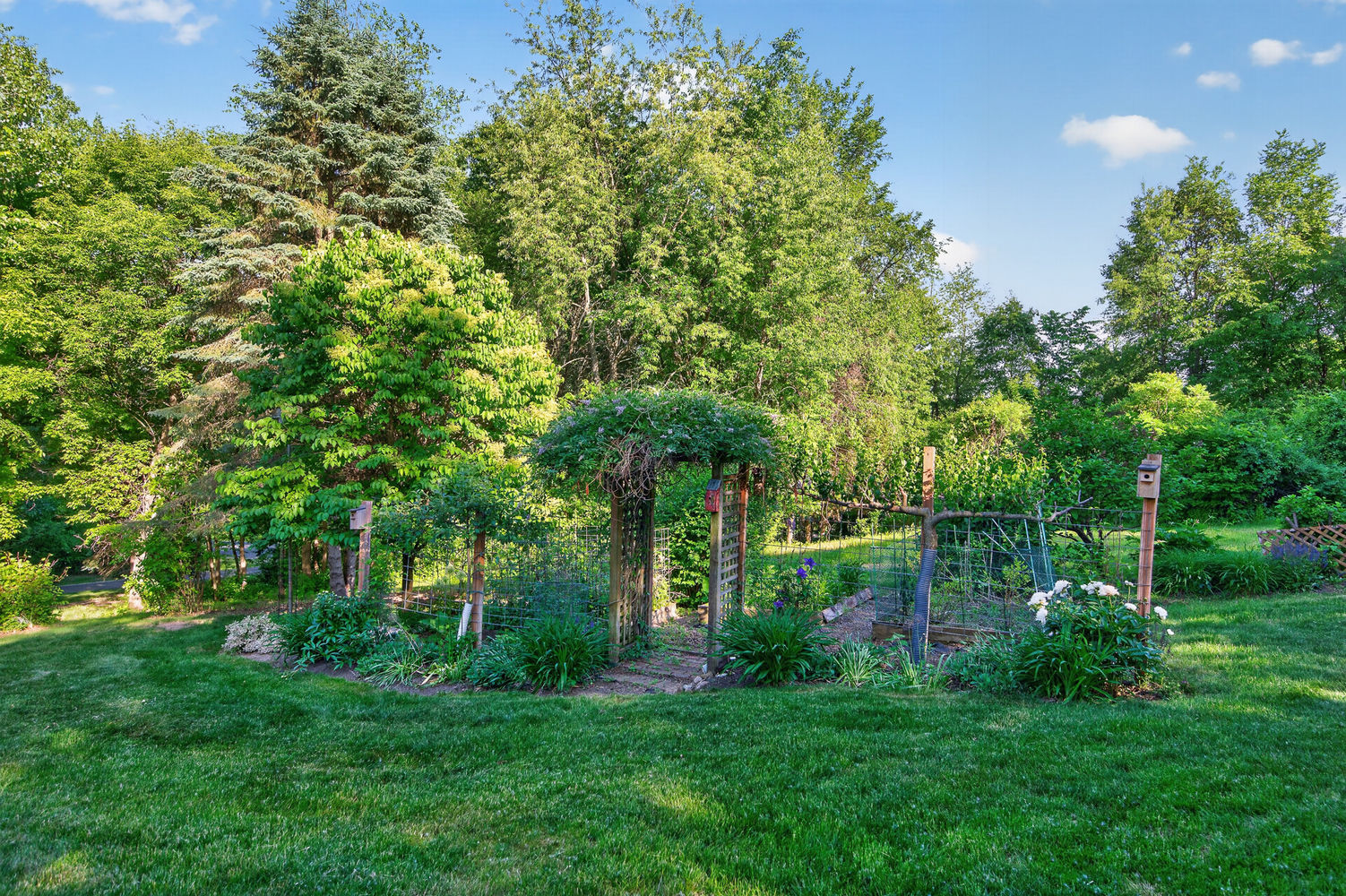40_8840_River_Heights40_mls