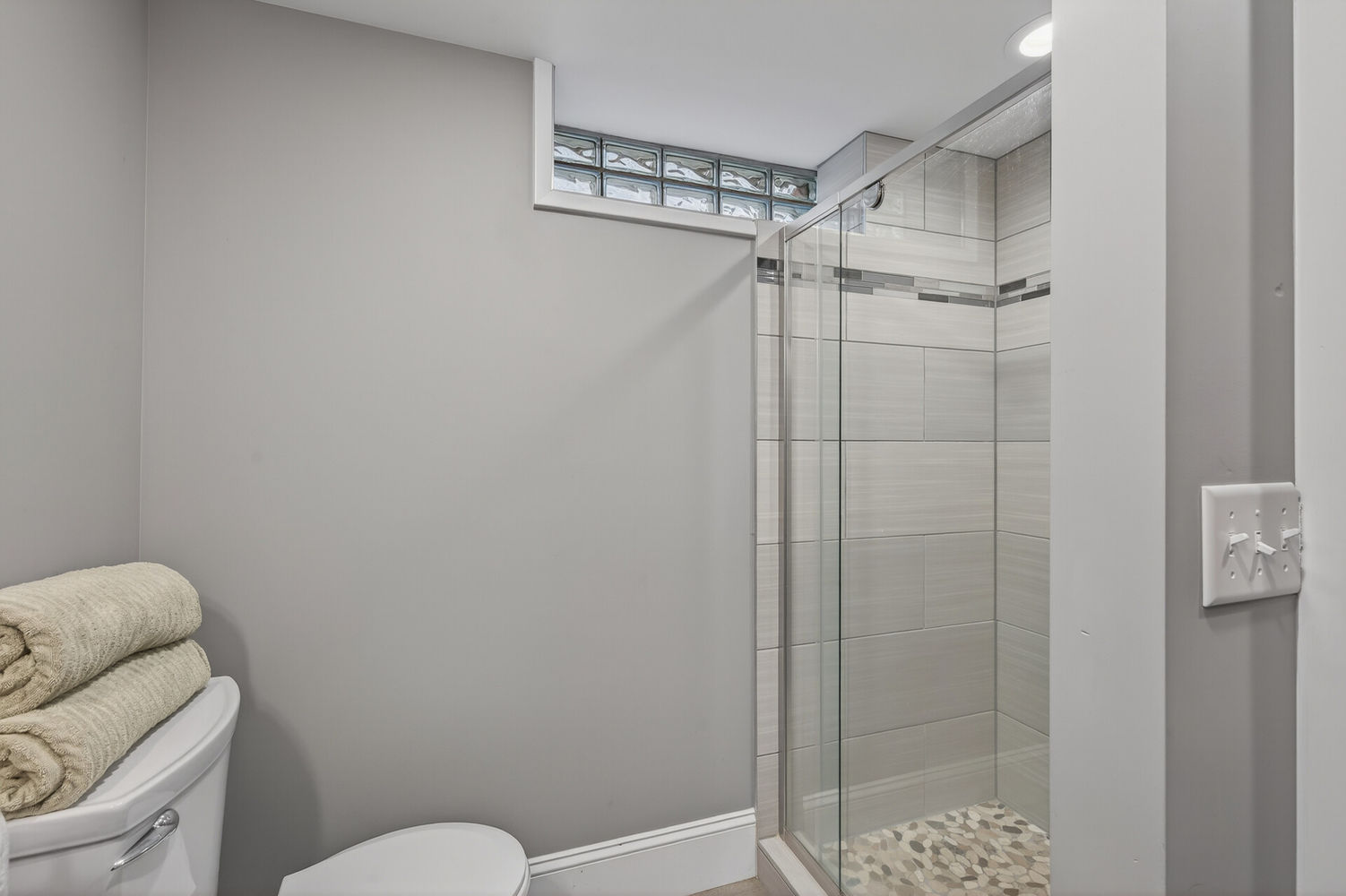 44_1843_Wellesley44_mls