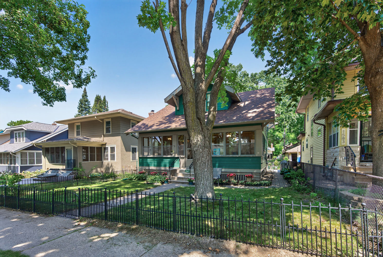 02_1587_Wellesley2_mls