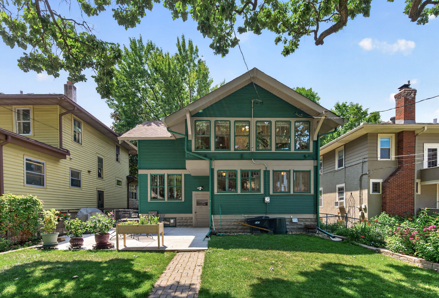 44_1587_Wellesley44_mls