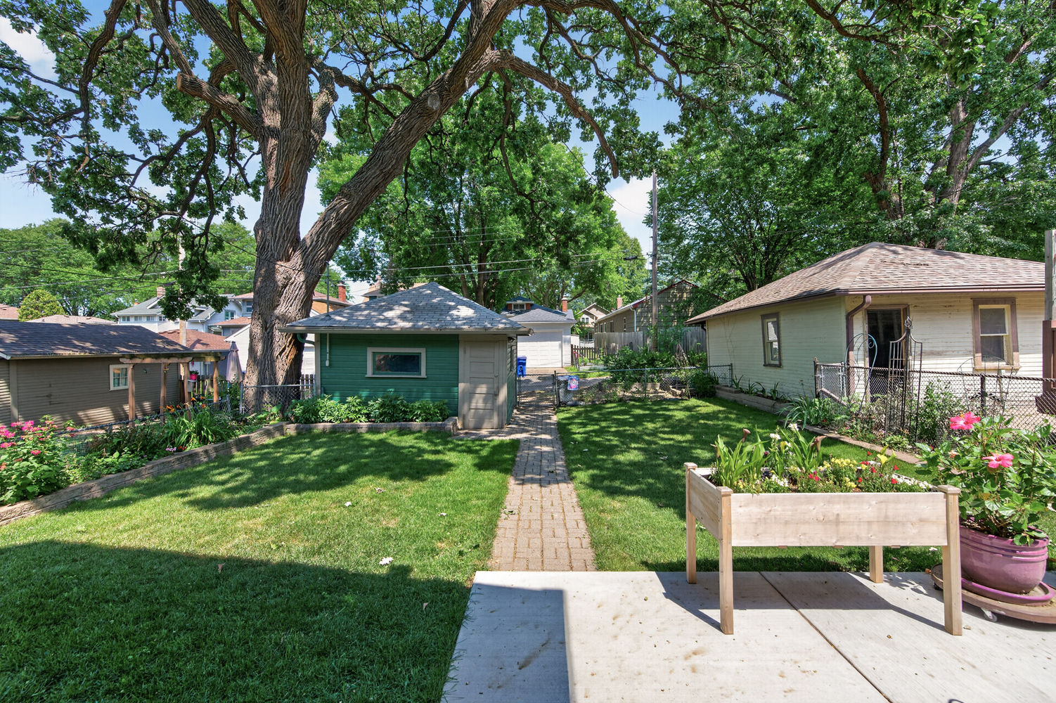 45_1587_Wellesley45_mls