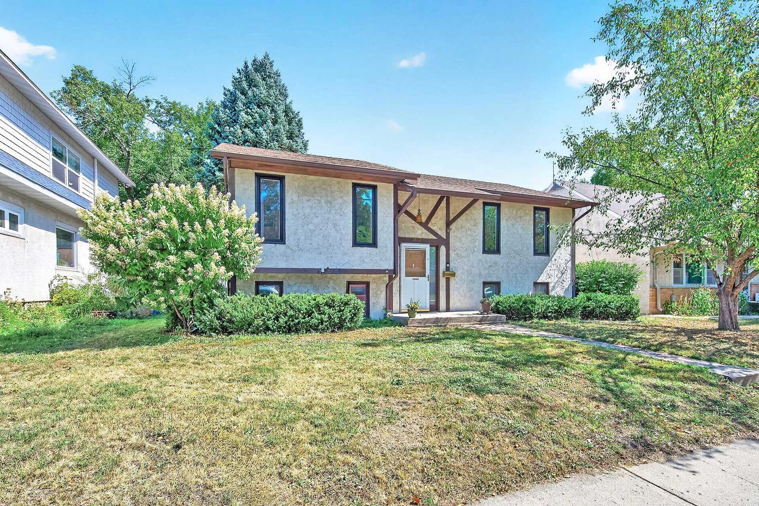 1_3833-40th-Ave-S-Front-1