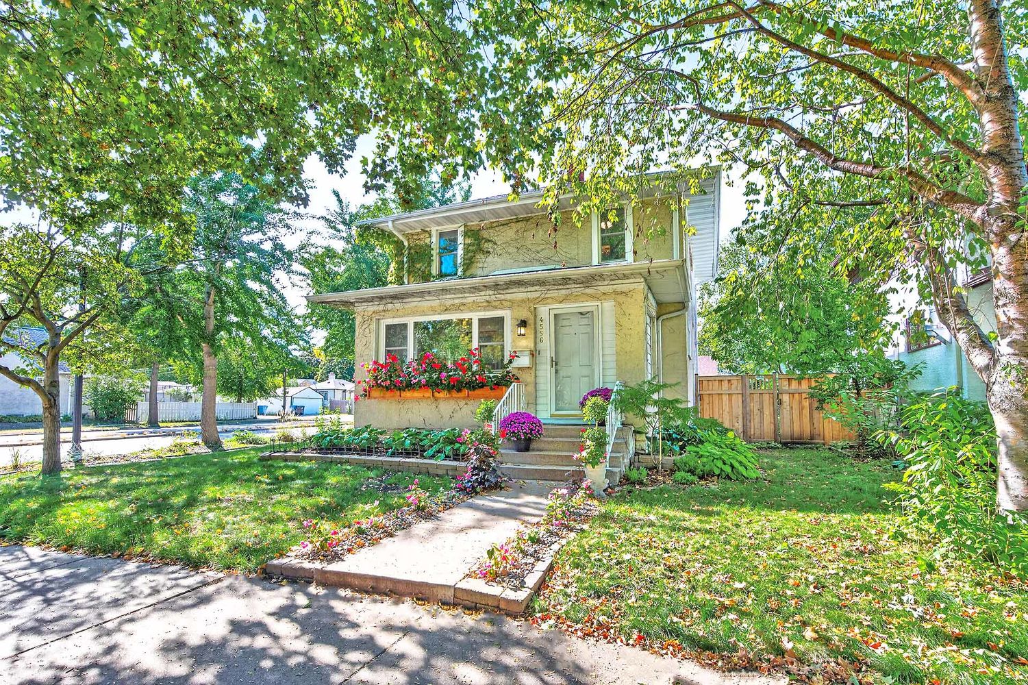 4556 43rd ave s front 2
