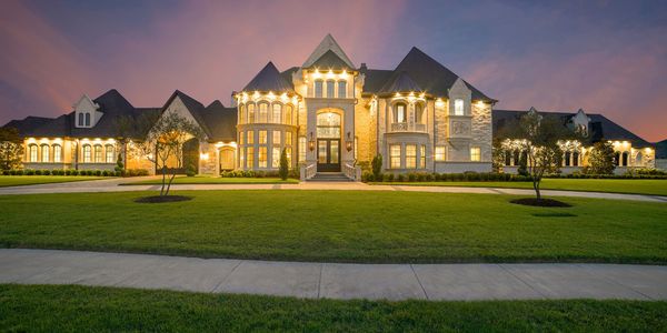 How much do luxury homes cost in Metro &hellip;