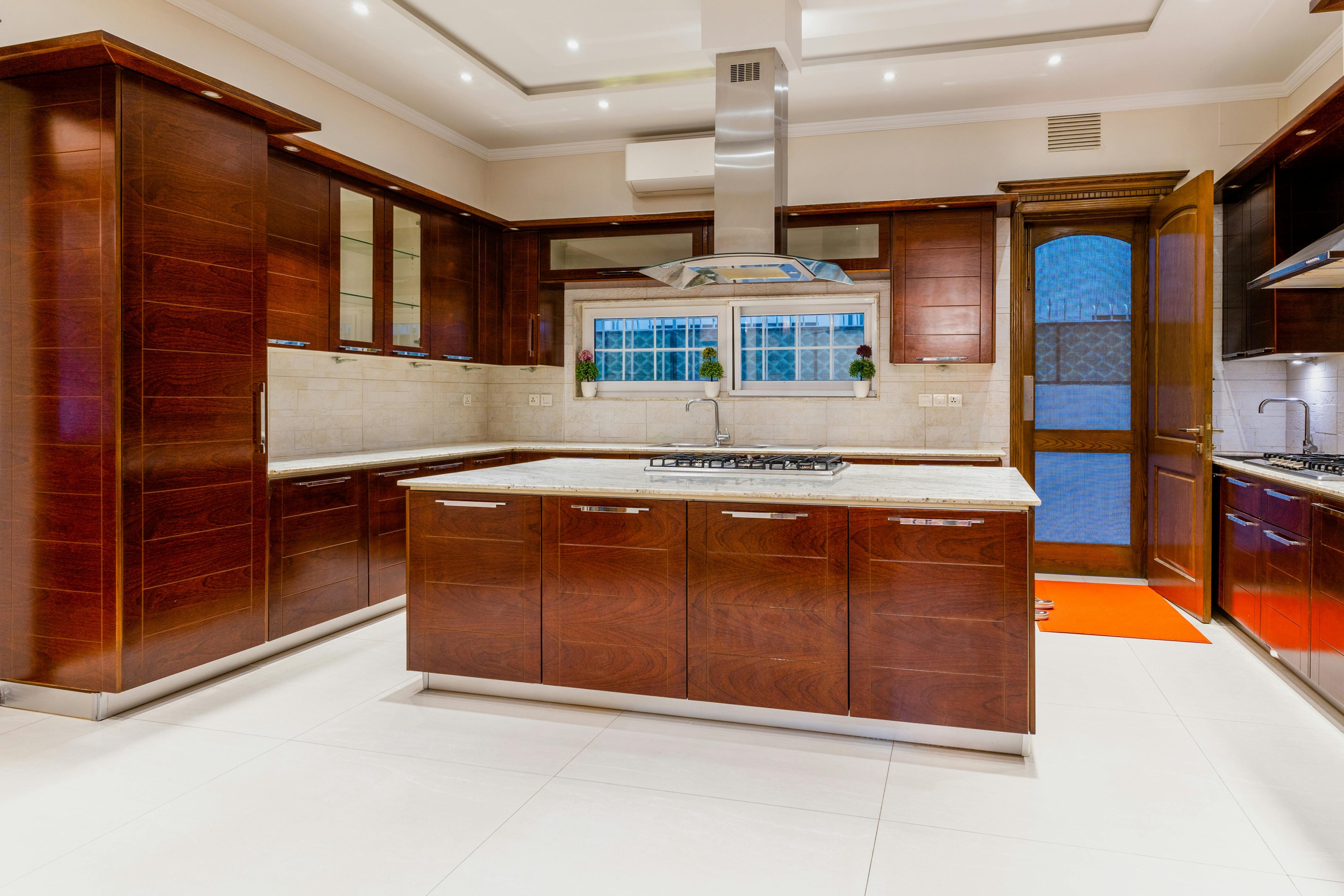 LUXURY KITCHEN