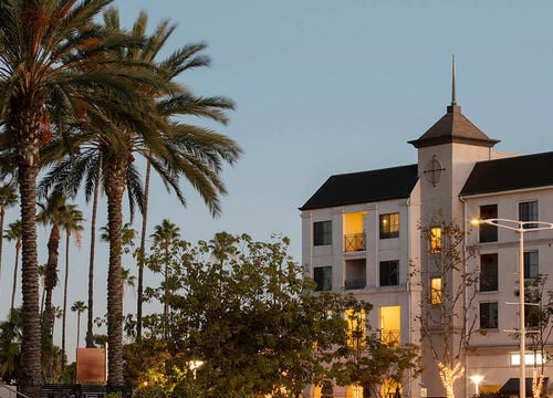 downtown-skyline-of-Carson,-California