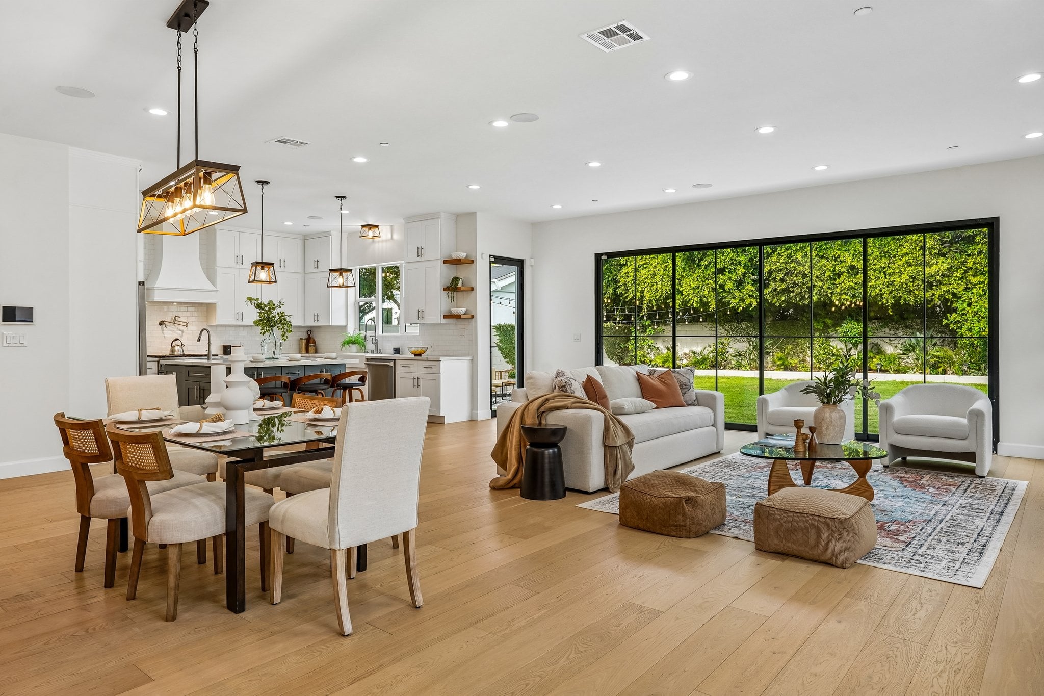 8308 McConnell Ave — interior