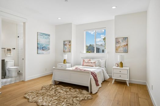 46-web-or-mls-McConnell Ave-S0608-046