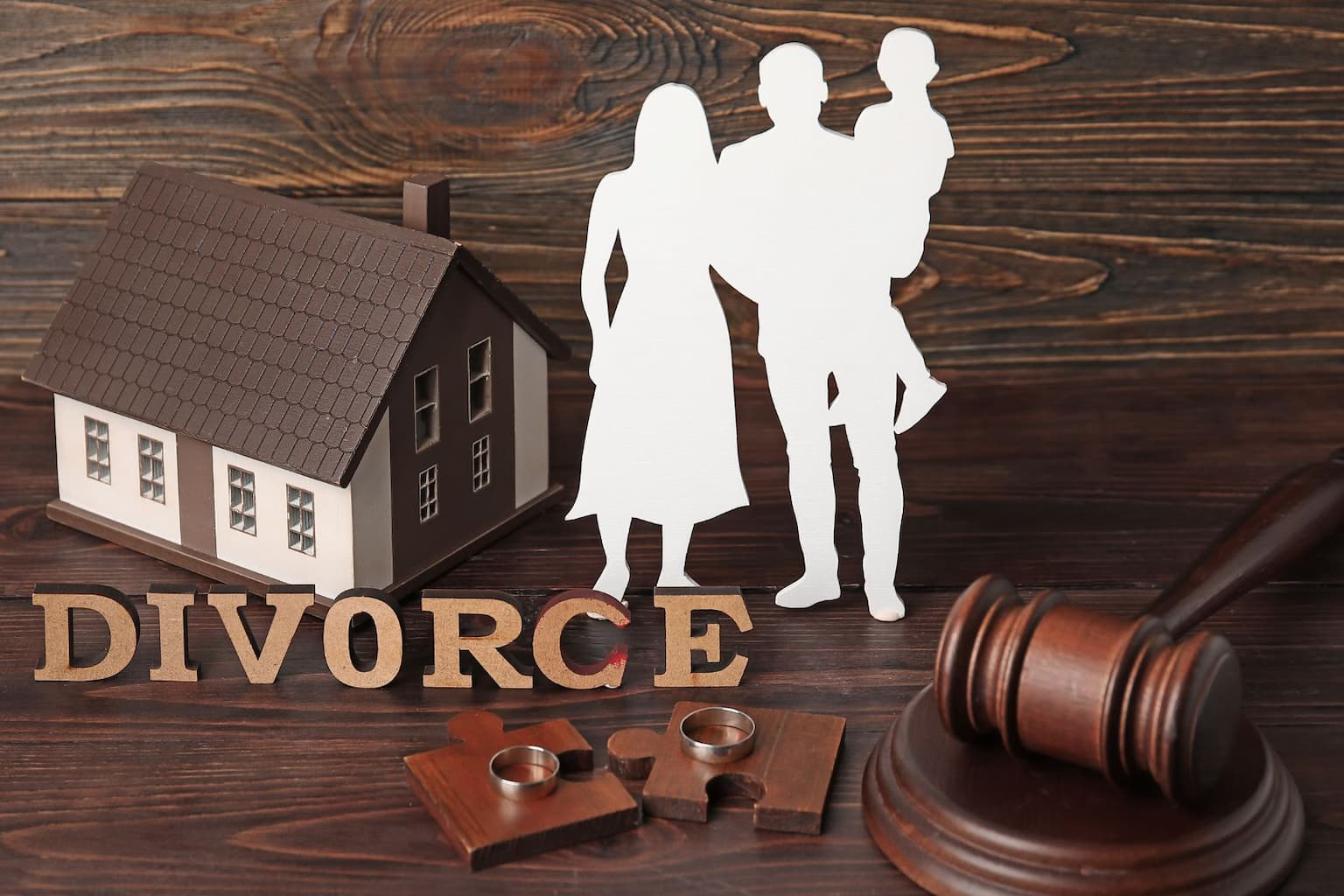 Divorcing couple separating property and house