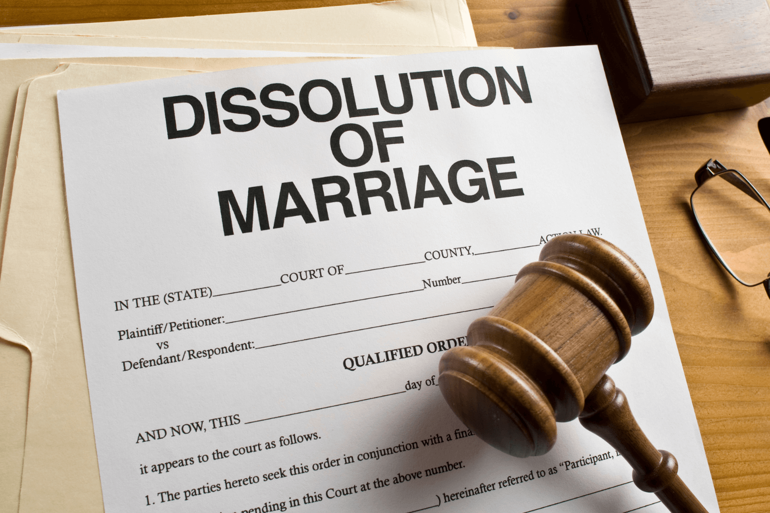 Legal documents and gavel symbolizing California divorce laws