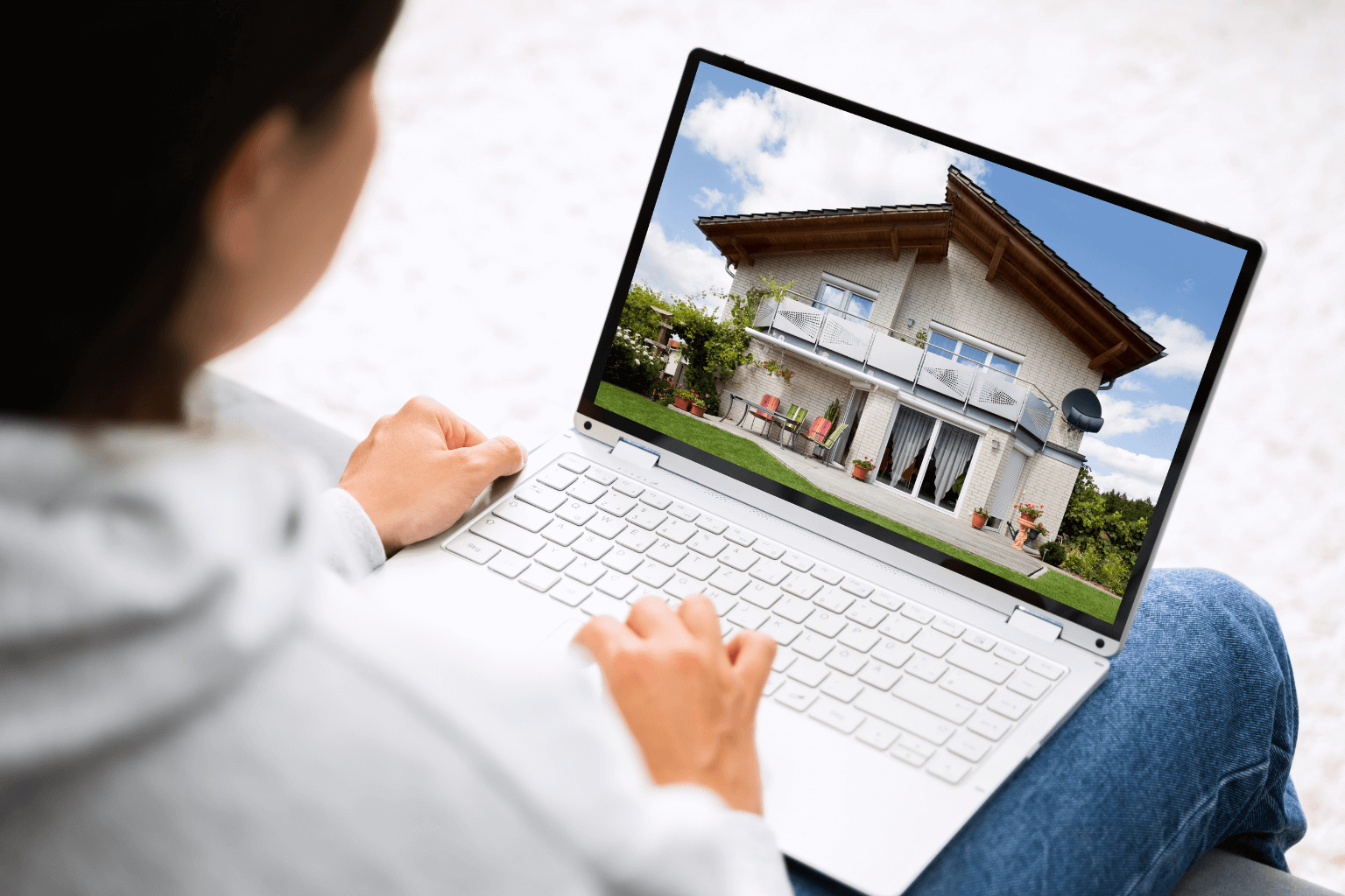Online property listing showing rental info