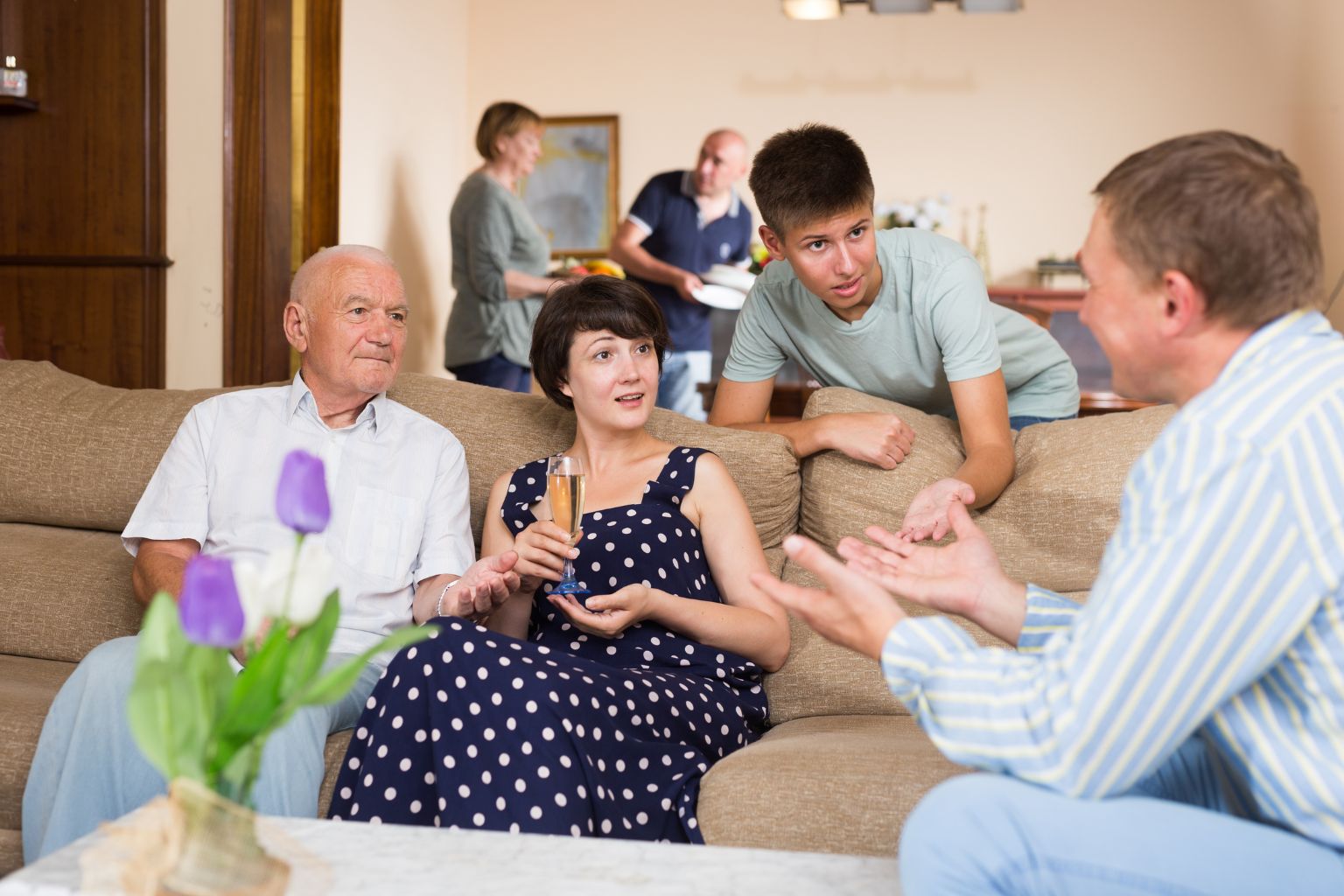 Can Siblings Force the Sale of an Inherited Property in California A family sitting together talking