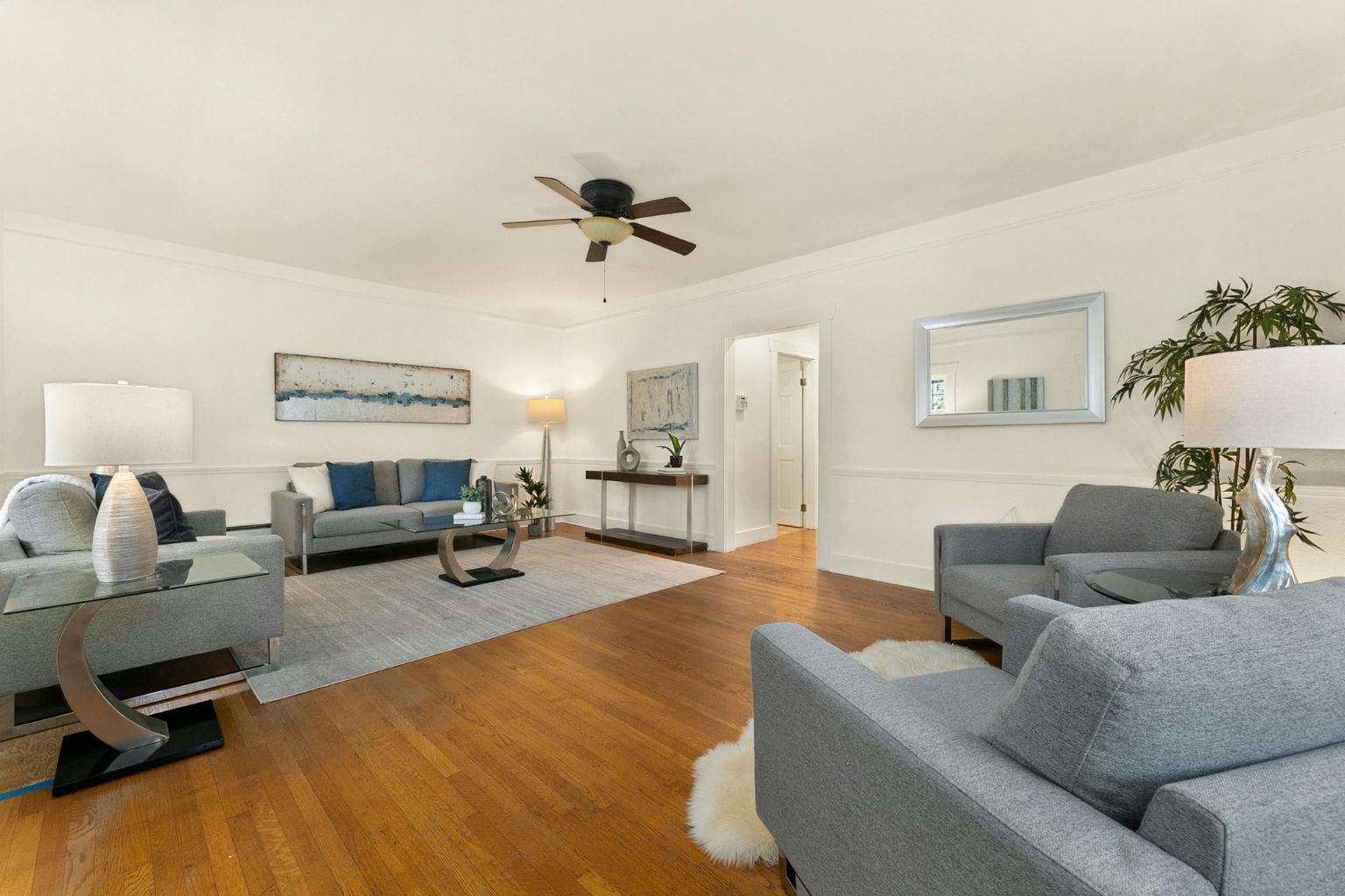 Sell a Home for Cash in the Bay Area Clean and staged living room