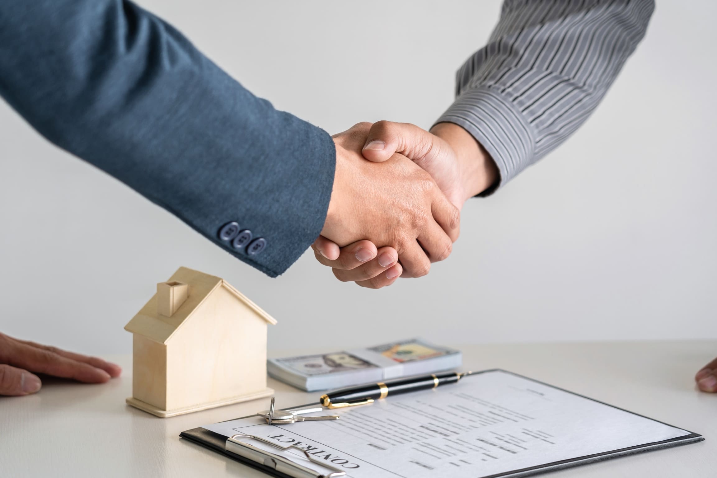 Two people shaking hands | Best Way to Sell a House Fast in Walnut Creek Without Listing