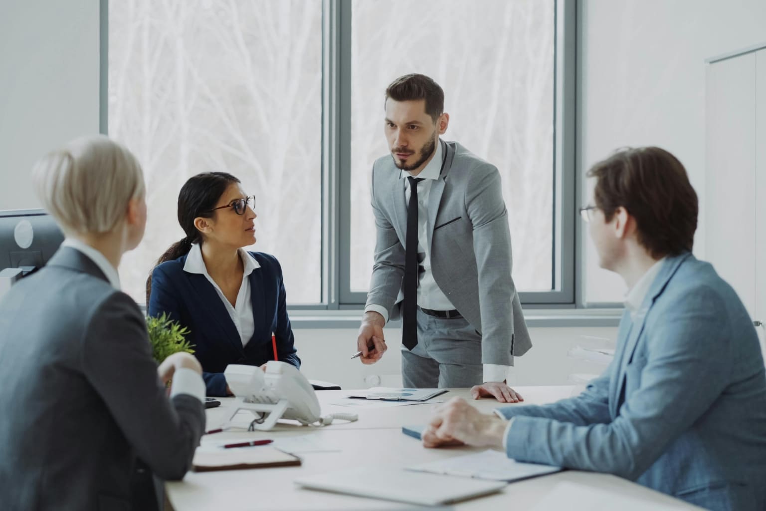 Real estate agents and investors meeting | Facing Foreclosure