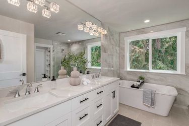 vine-lot11-masterbath2