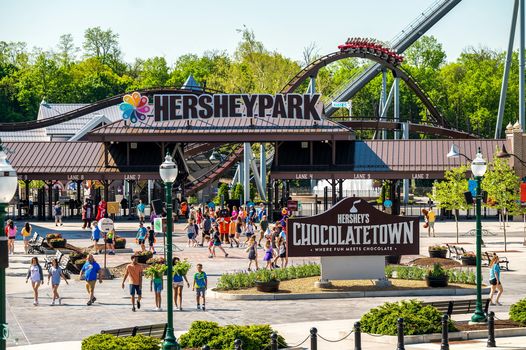 hersheypark-hershey039schocolatetownplaza-2022