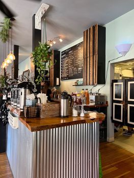 Mollys Courtyard Cafe