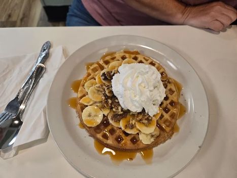 Miss Calee's Eats 'N' Treats