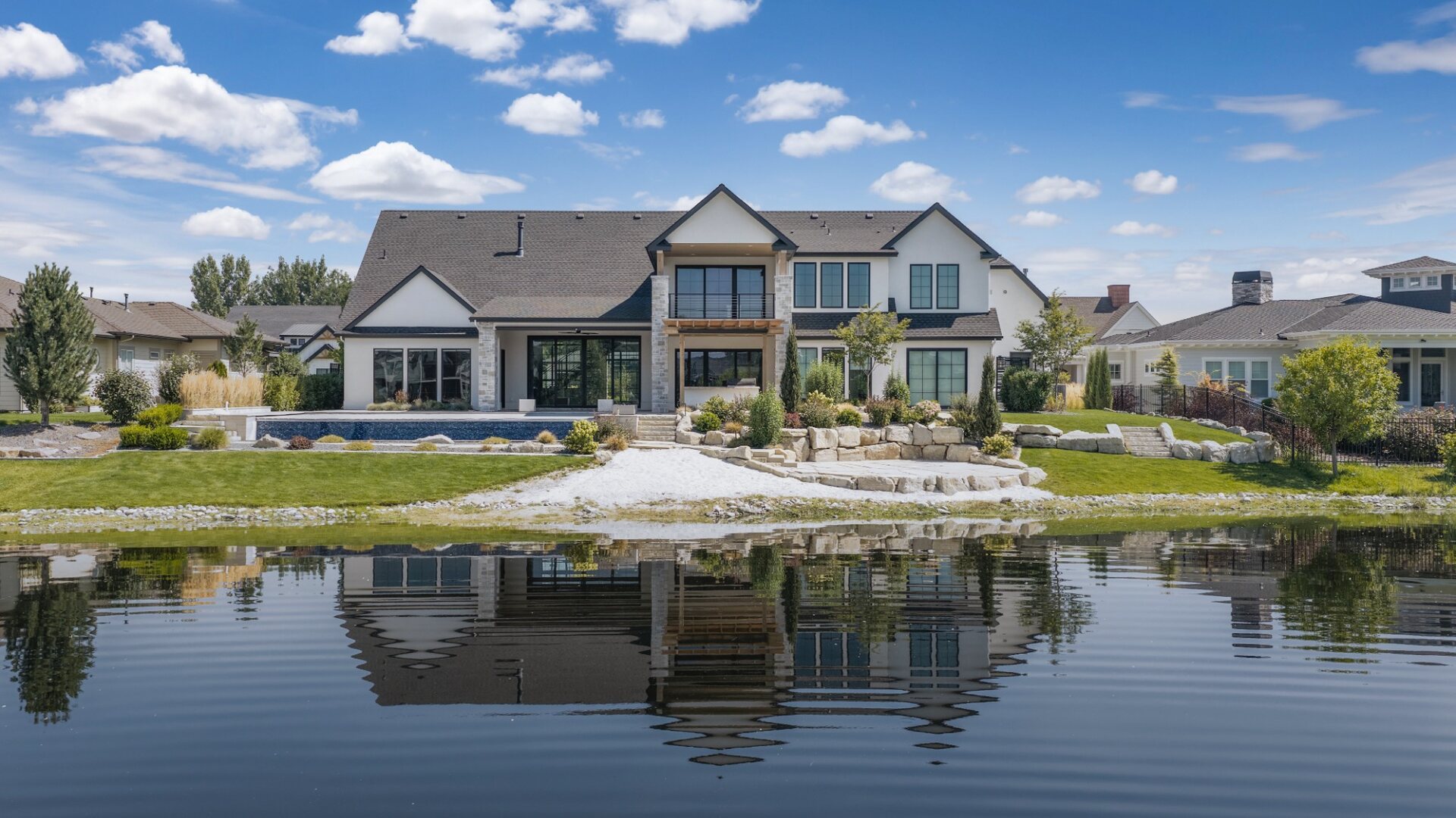 Eagle-Waterfront-Home-Website-1920x1080