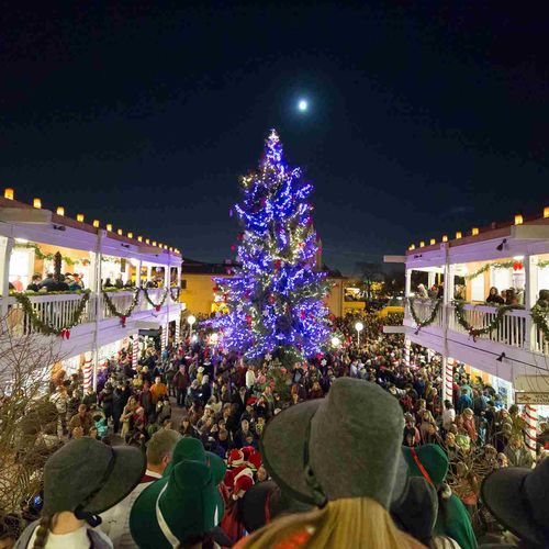 Holidays in Albuquerque, New Mexico: What to Expect & Where to Go (A Local’s Guide for Home Buyers)