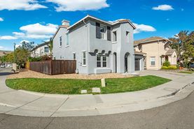 04-FlutterShot Media-4