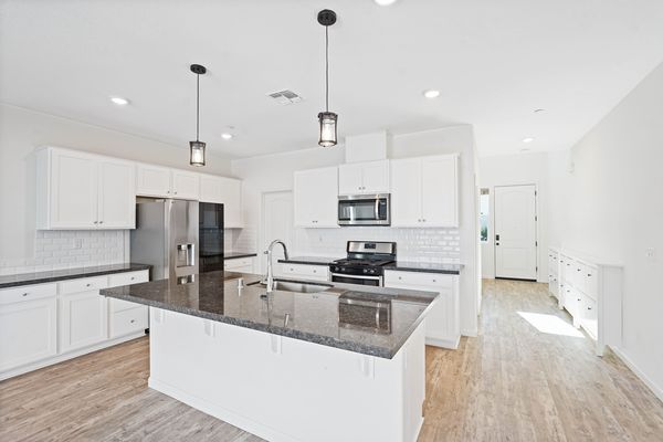 467 Yarrow Dr-11