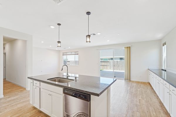 467 Yarrow Dr-14