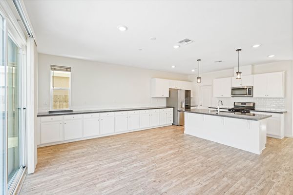 467 Yarrow Dr-17