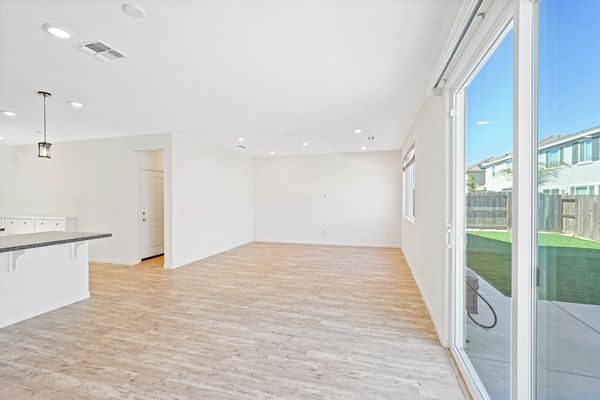 467 Yarrow Dr-18