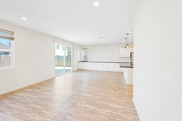 467 Yarrow Dr-22
