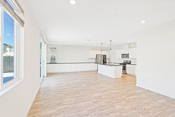 467 Yarrow Dr-23