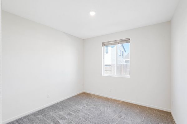 467 Yarrow Dr-24